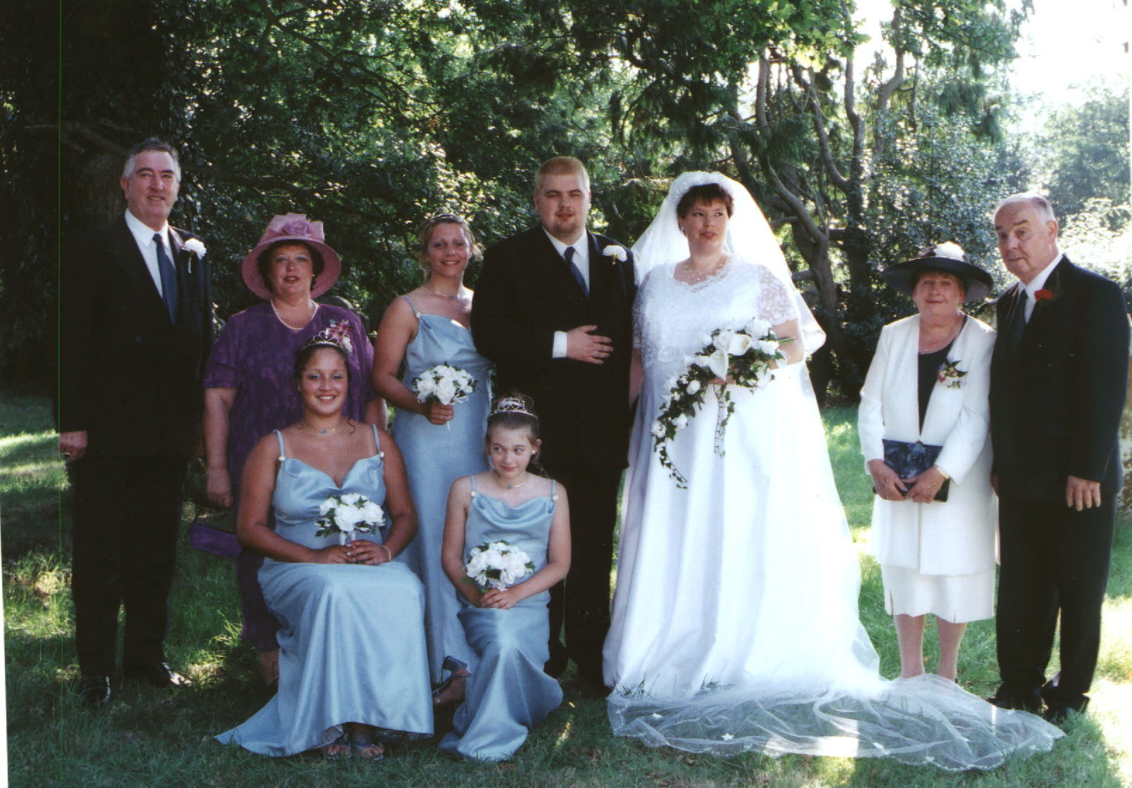 bride_n_groom_parents_bridesmaids.jpg 